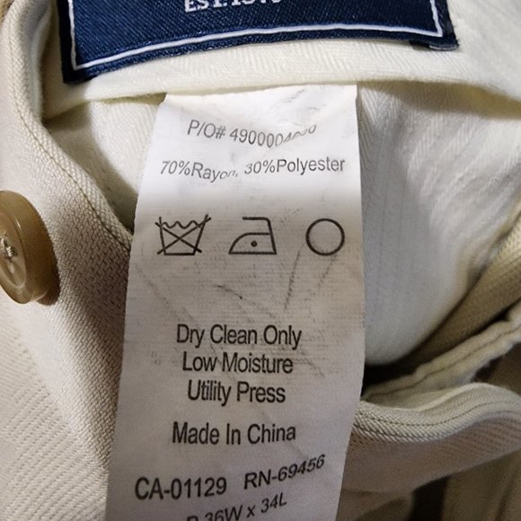 Men's off white suit - Picture 3 of 4